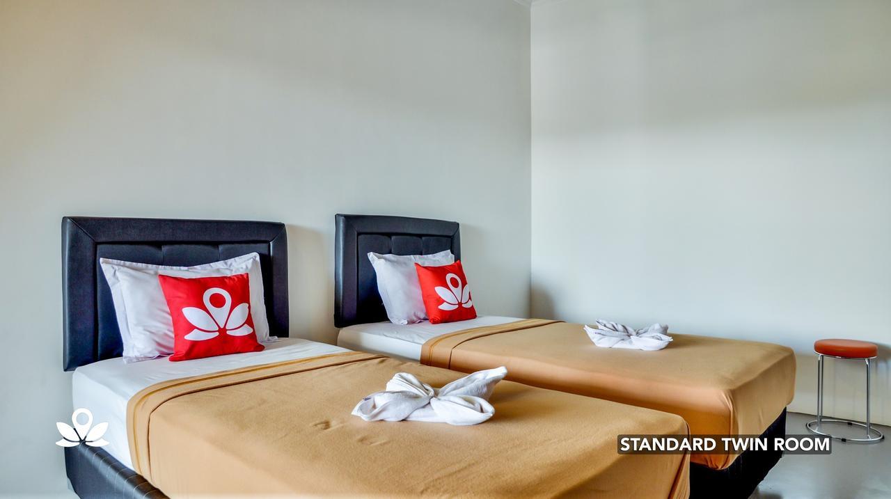 Ndalem Sorogenen Guesthouse Yogyakarta Ngoại thất bức ảnh