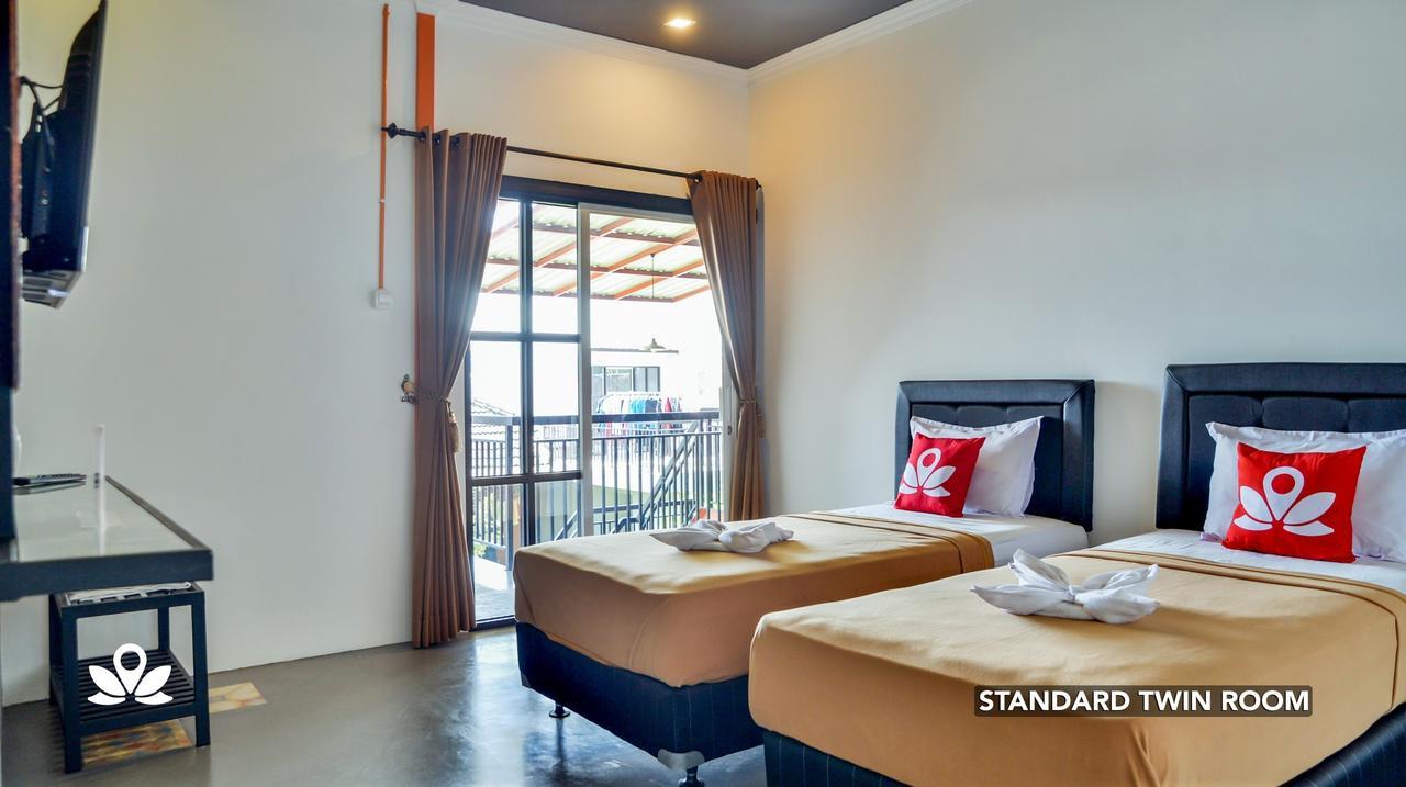 Ndalem Sorogenen Guesthouse Yogyakarta Ngoại thất bức ảnh
