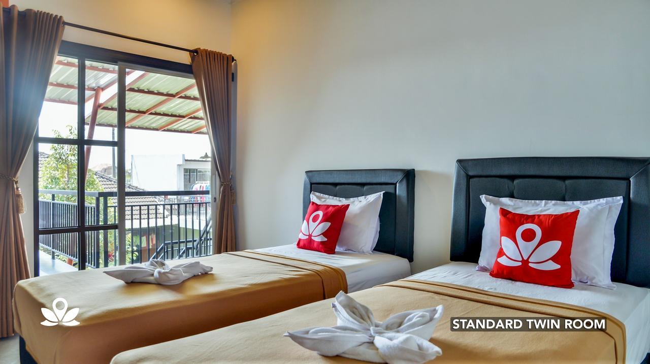 Ndalem Sorogenen Guesthouse Yogyakarta Ngoại thất bức ảnh