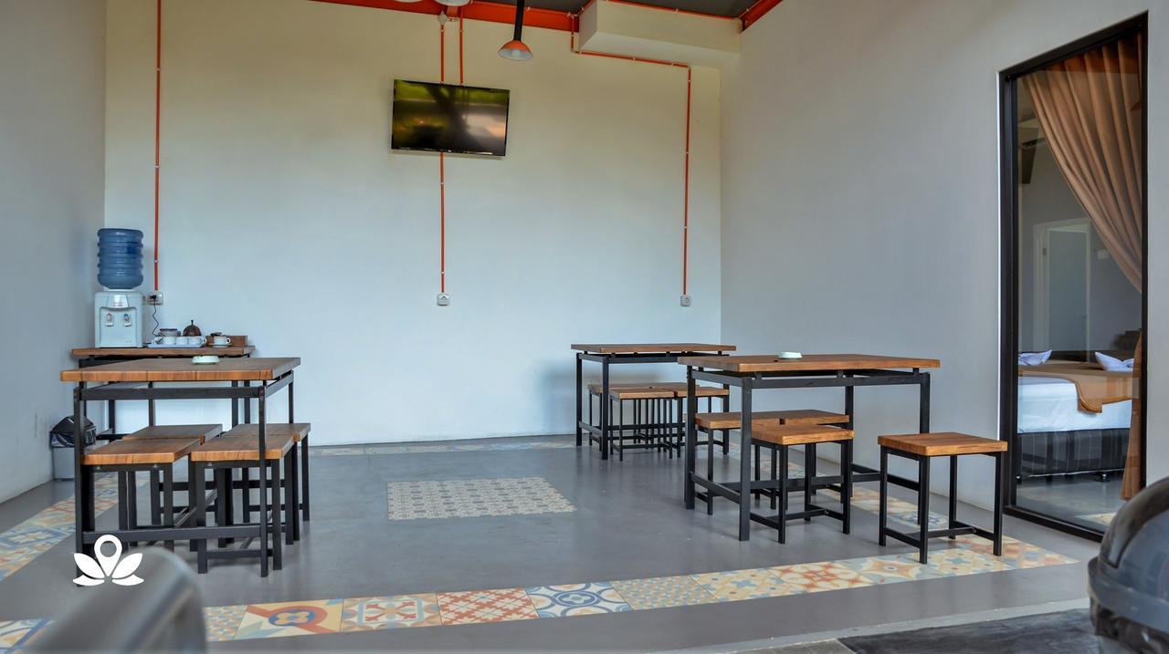 Ndalem Sorogenen Guesthouse Yogyakarta Ngoại thất bức ảnh