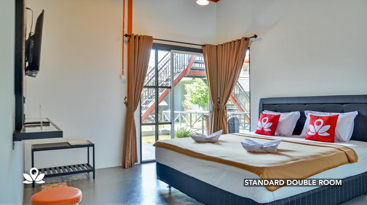 Ndalem Sorogenen Guesthouse Yogyakarta Ngoại thất bức ảnh